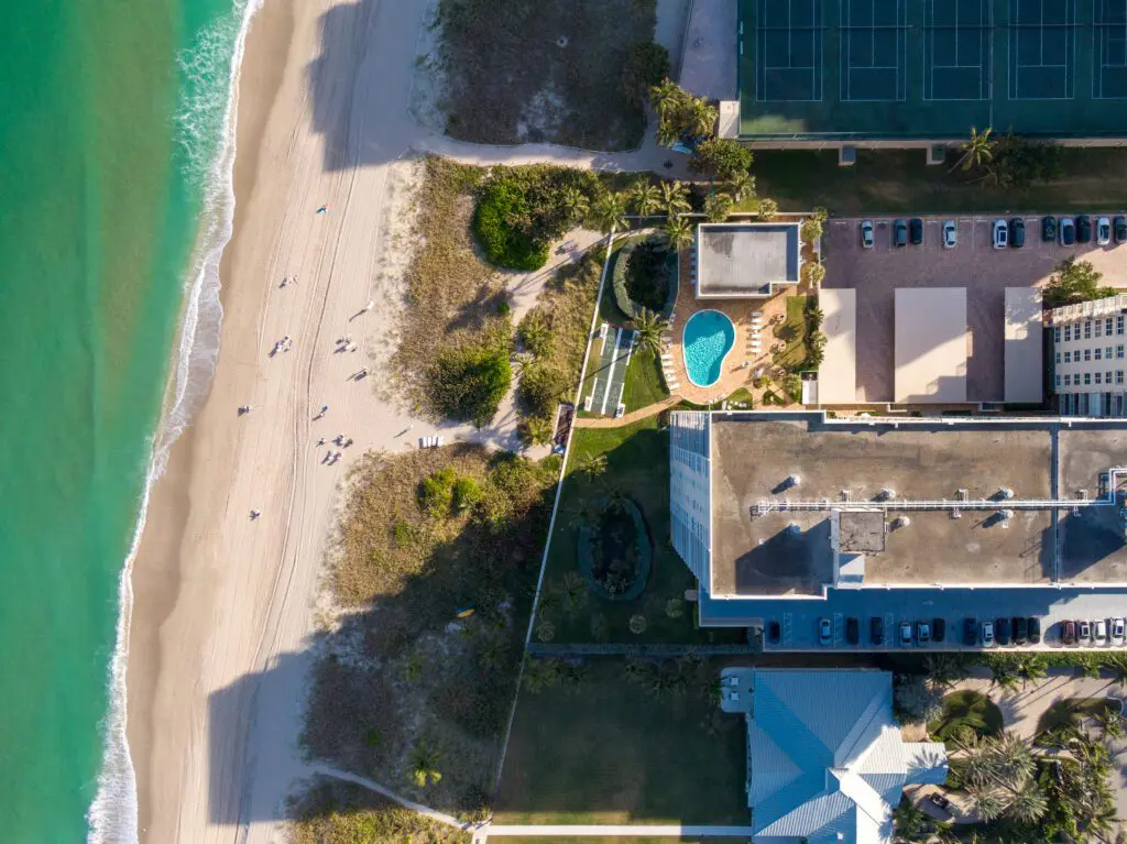 High-quality Commercial Video Production Hollywood FL highlighting corporate property