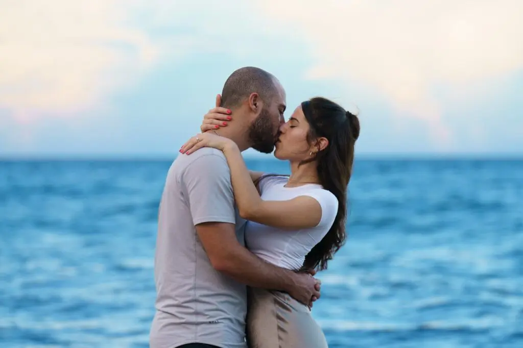 Couples Photography – engagement session in tropical garden