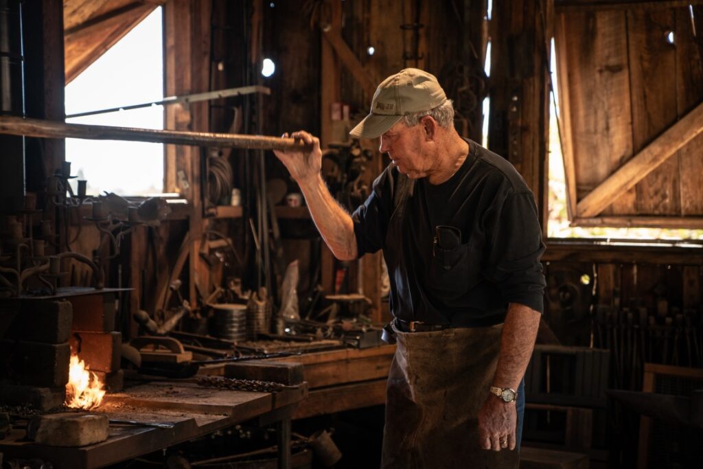 Lifestyle Photography – lifestyle portrait in modern apartment