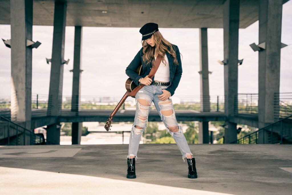 Lifestyle Photography – candid photo in café