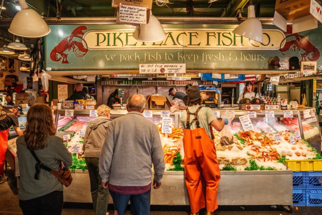 Street Travel and Urban Photography – Havana old town life